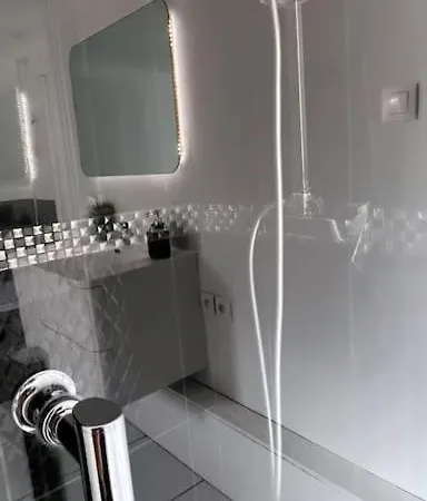 Grande Maison Et Jardin Metropole Vakantiehuis